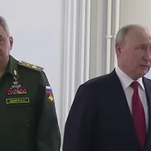 Putin có tỏ thái độ lạnh nhạt với Shoigu khi đến thăm bệnh viện?