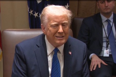 Dữ liệu và mật khẩu của những người trung thành với Trump được tìm thấy trực tuyến