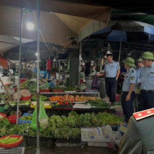 HÀNG GIẢ KHÔNG PHẢI DO NGƯỜI DÂN MUA – MÀ DO QUẢN LÝ THỊ TRƯỜNG YẾU KÉM