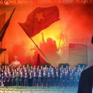 Trước một Phạm Minh Chính lì đòn, Tô Lâm đổi chiến thuật?