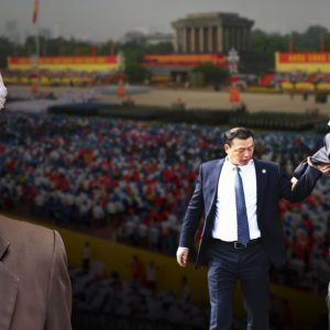 Bị dìu ra khỏi lễ đài, bá tánh trông „tin vui“ từ sức khoẻ Tô Tổng!