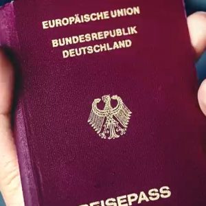 CHÍNH QUYỀN ĐỨC CHẤM DỨT CHÍNH SÁCH NHẬP TỊCH ‚SIÊU TỐC‘